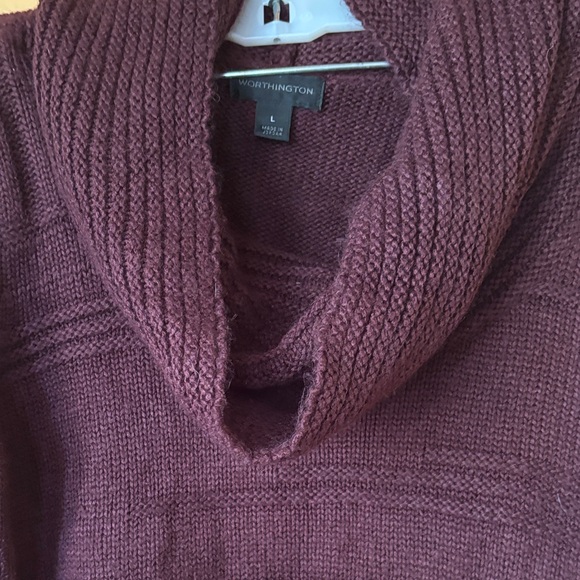 Cozy maroon Cowl Neck Sweater - Picture 5 of 6